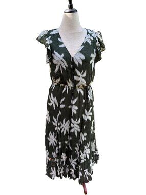 Light Summery Witchery Green & White Floral Button-Front Dress Size 10 Flowy